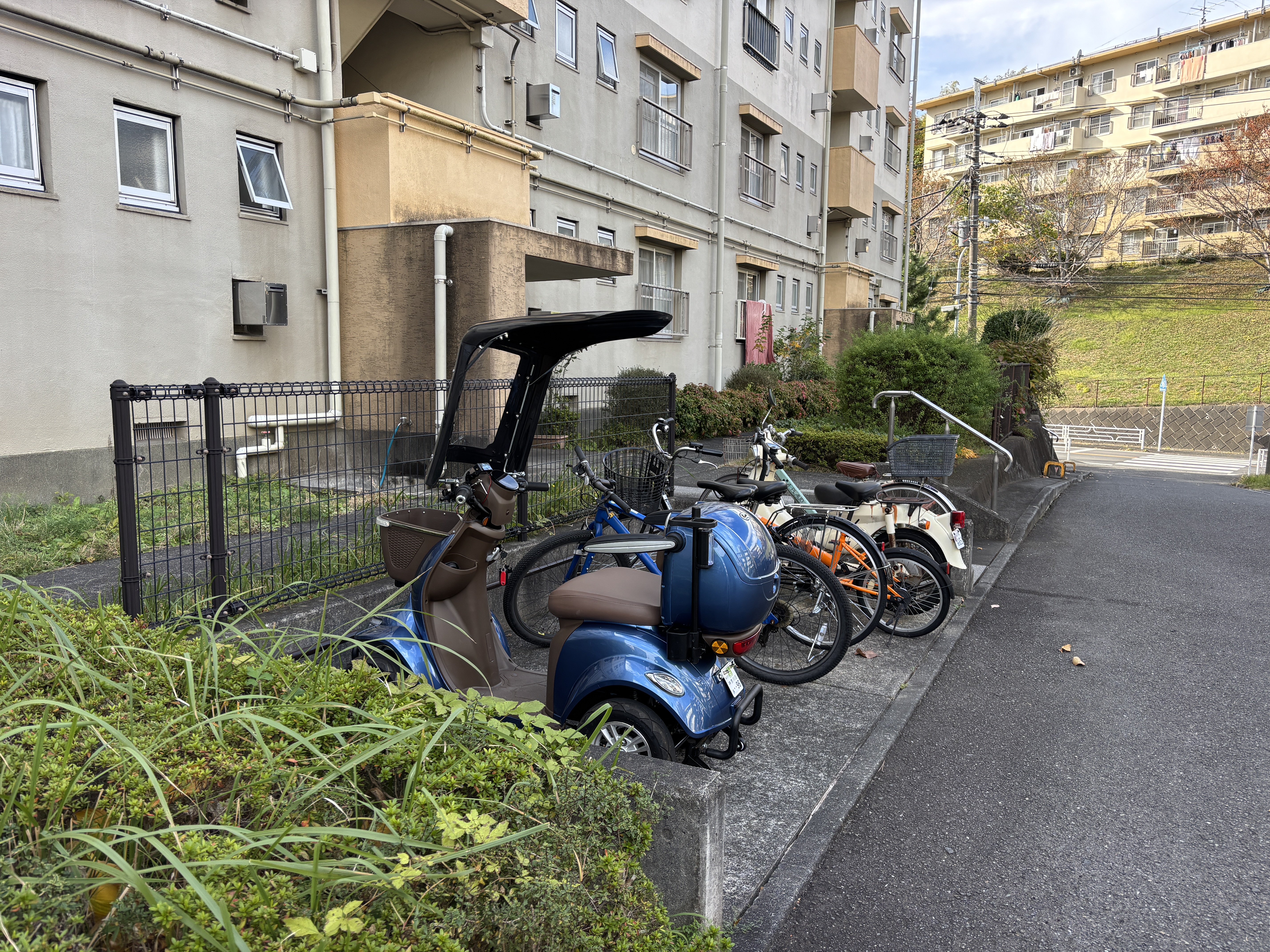 取外し式リチウムイオンバッテリーで集合住宅でもコアライトD4が使えるようになりました。｜免許不要の特定小型原付コアライトD４。